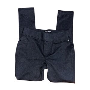 Euc DKNY pull on stretch fitted ankle pant